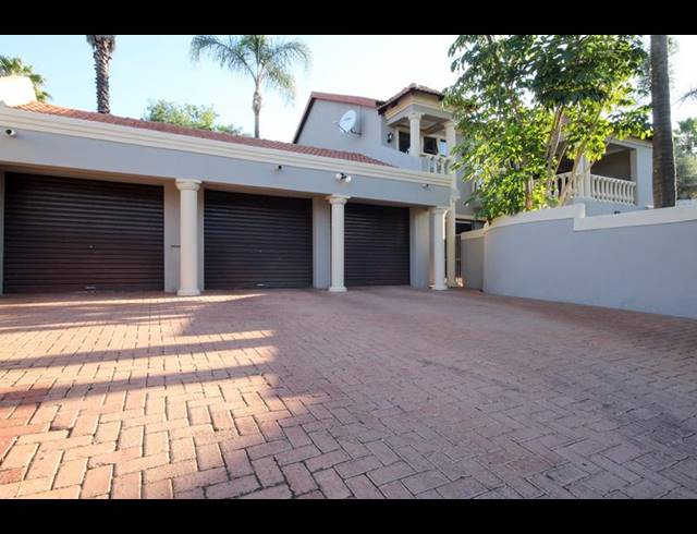 4 BEDROOM HOUSE FOR SALE IN ZWARTKOP